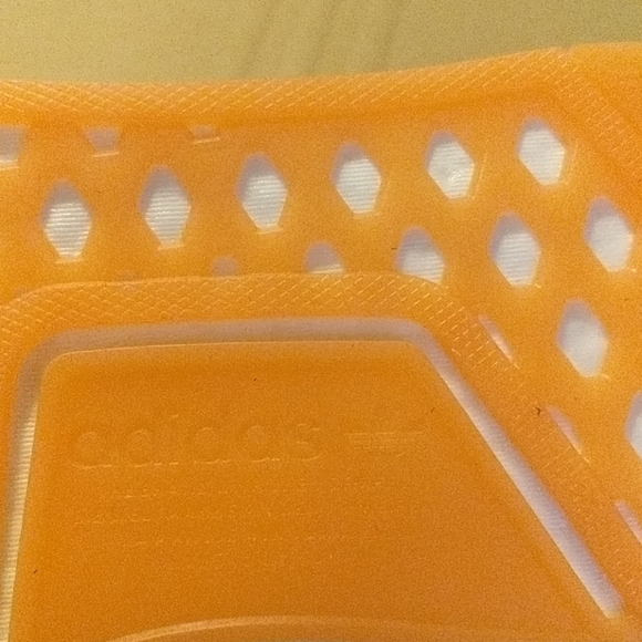 Adidas NMD R1 - Picture 2 of 5